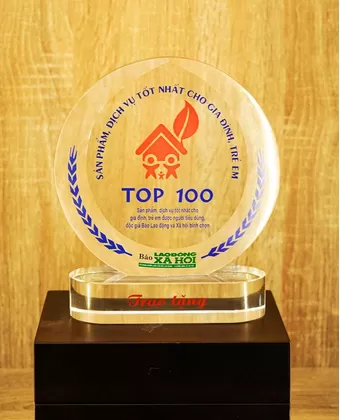 Chứng nhận: Top 100 - Sản phẩm, dịch vụ tốt nhất cho Gia đình, Trẻ em